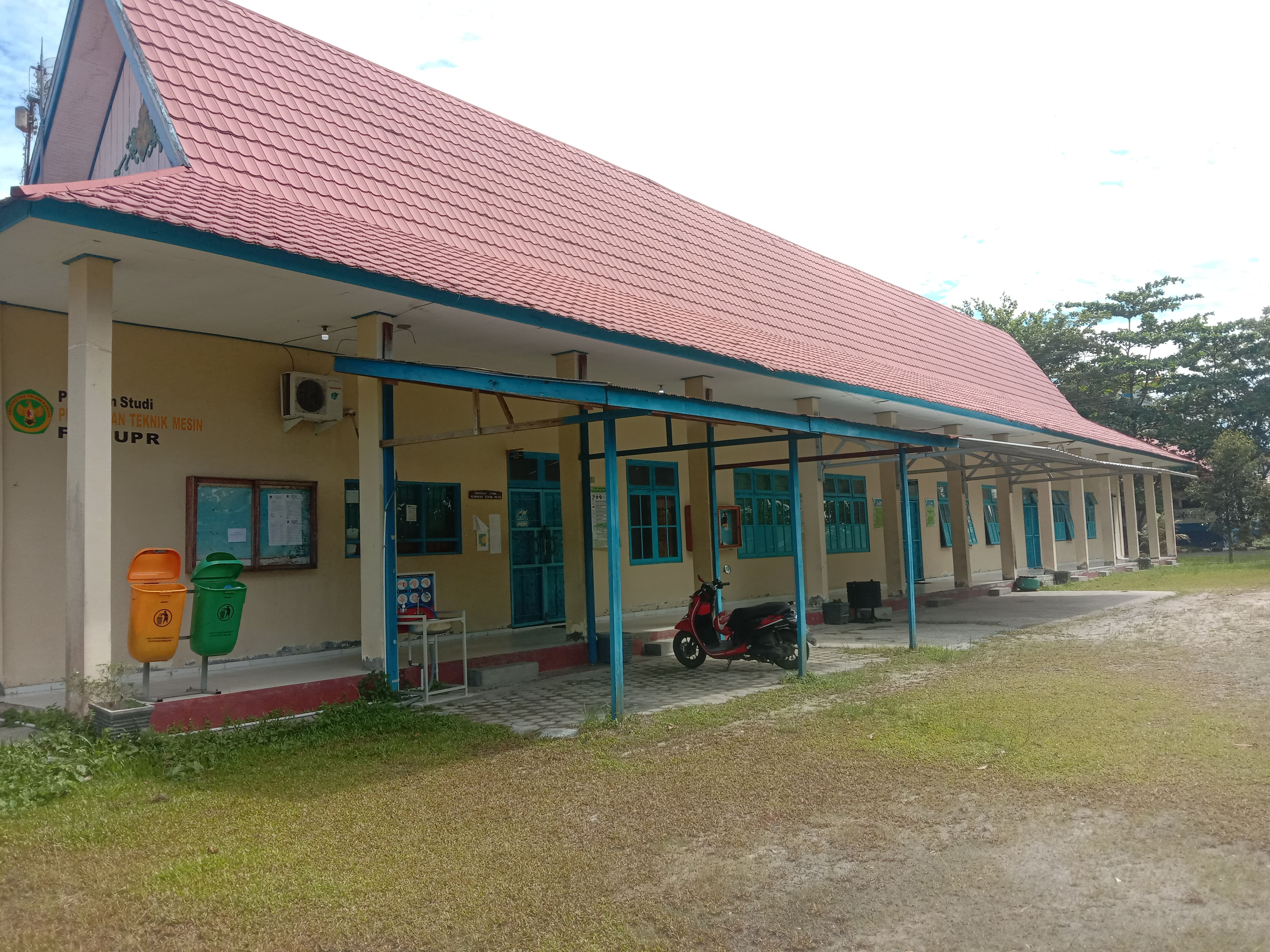 Gedung Prodi Teknik Mesin FKIP